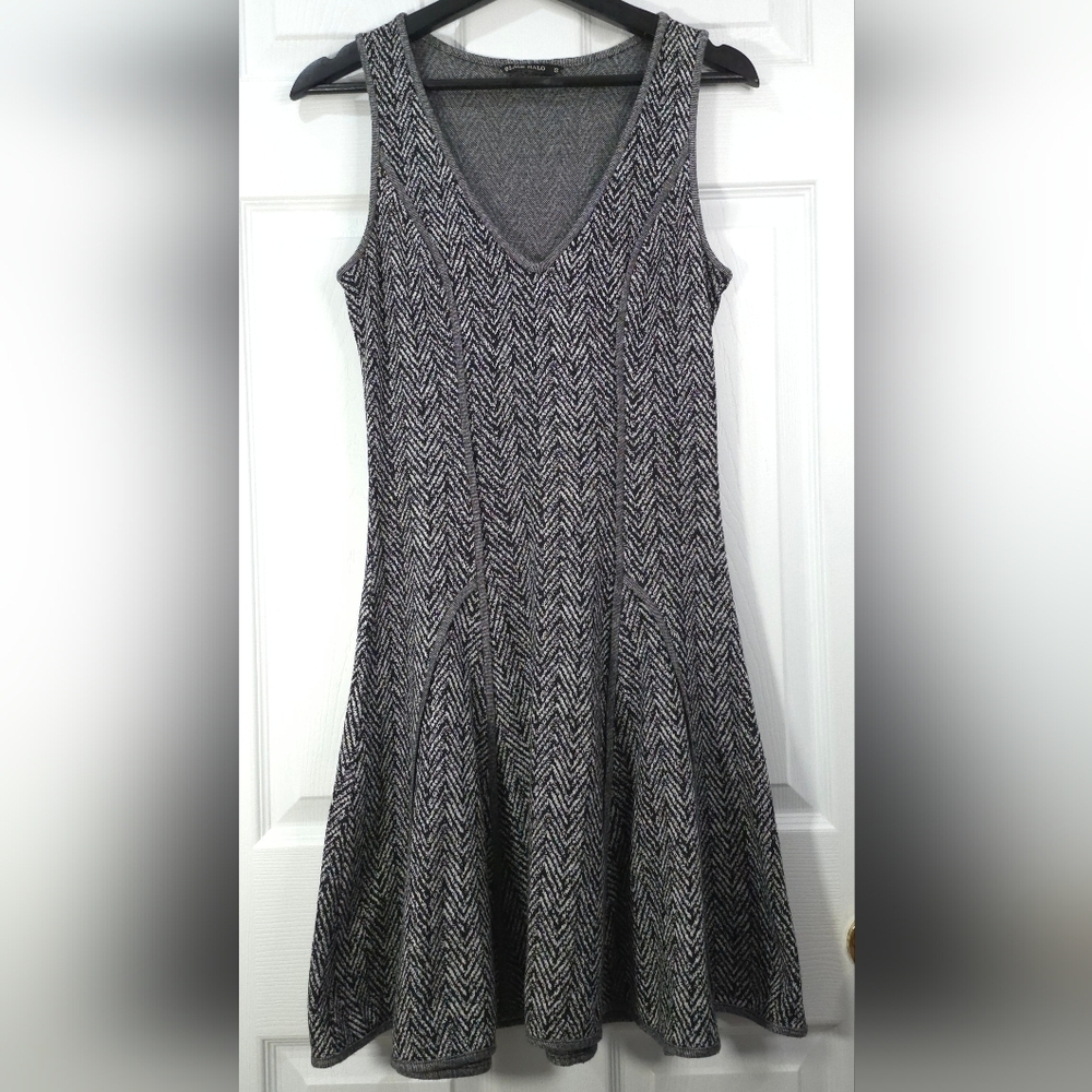 Black Halo Herringbone Knit Mini Dress Size S Grey Black V-Neck Fit & Flare - Picture 2 of 9